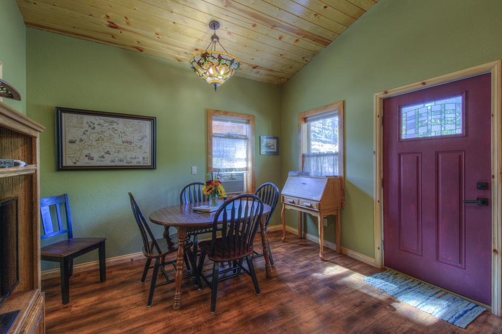 Yak Ridge Cabins And Farmstead By Mount Rushmore Villa คีย์สโตน ภายนอก รูปภาพ