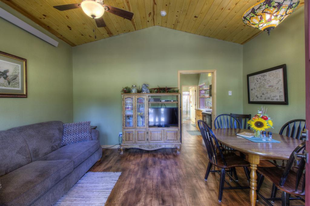 Yak Ridge Cabins And Farmstead By Mount Rushmore Villa คีย์สโตน ภายนอก รูปภาพ
