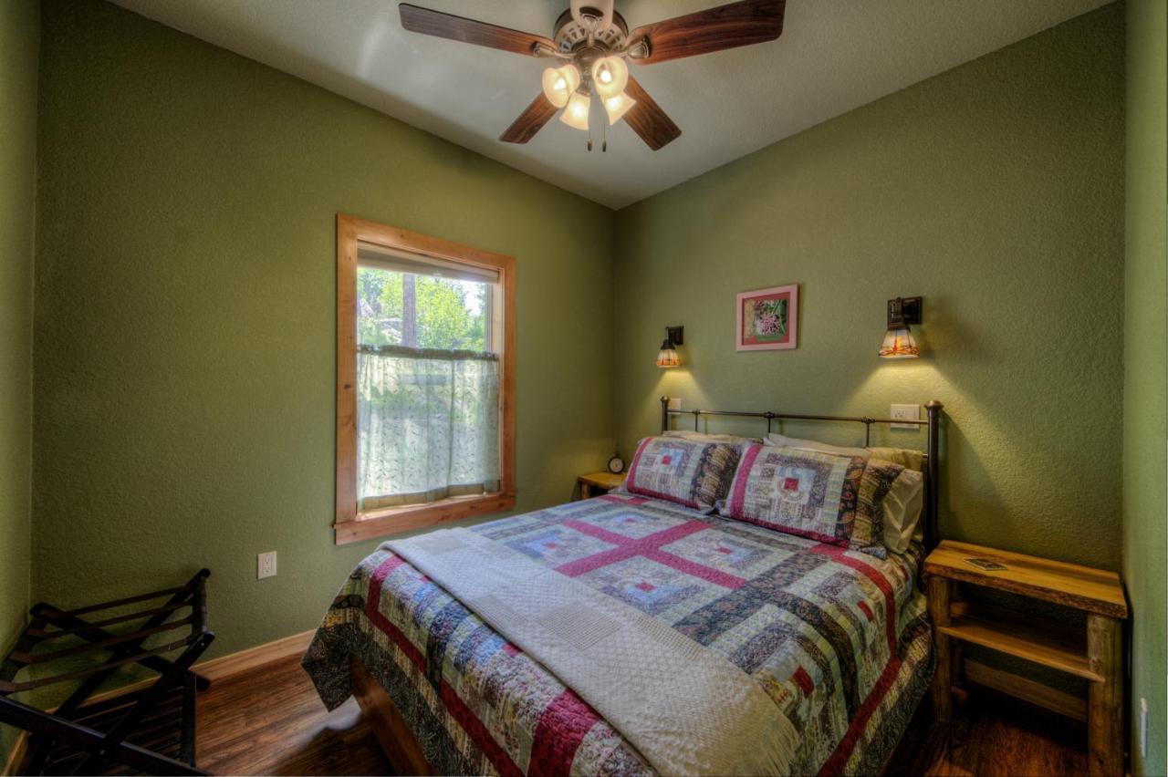 Yak Ridge Cabins And Farmstead By Mount Rushmore Villa คีย์สโตน ภายนอก รูปภาพ